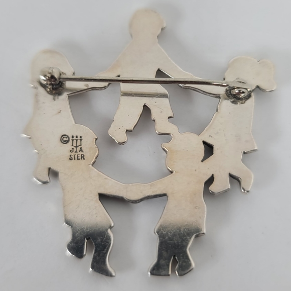 James Avery Jewelry James Avery Children Holding Hands Retired